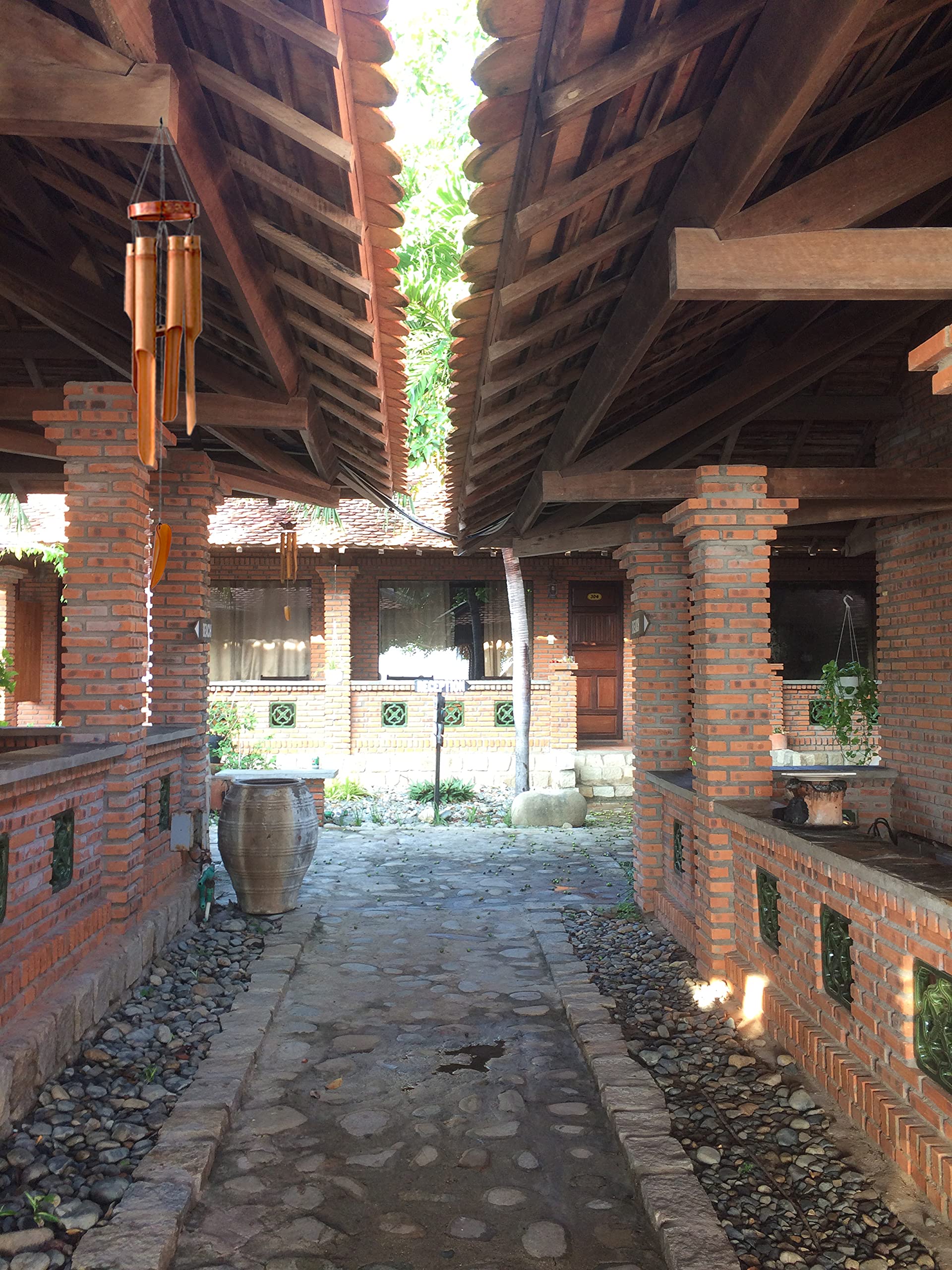 Ankinte Classic Bamboo Wind Chimes with Circle Top, Wood Wooden Wind Chimes Outdoor, Deep Tone Soothing Sound (27)