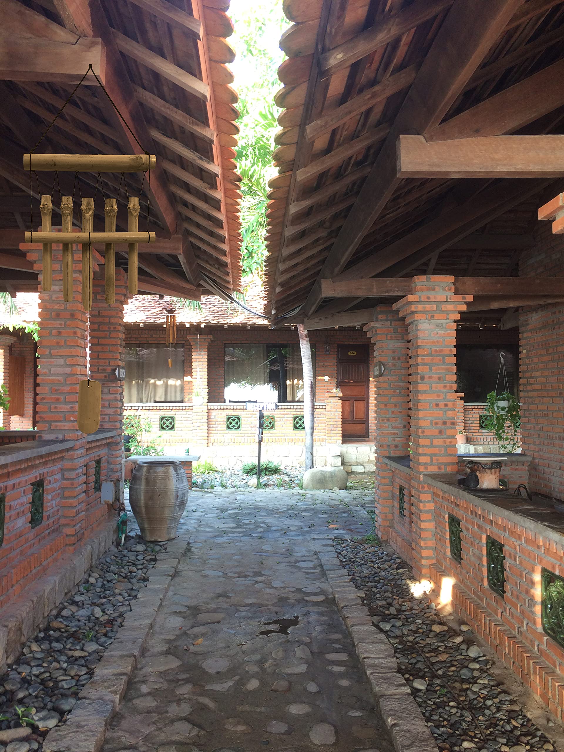 Small Simple Bamboo Wind Chimes Outdoor, 5 Tubes Single Row, Gifts for Mom/Grandma/Women, Garden Lawn Yard Decor 23"